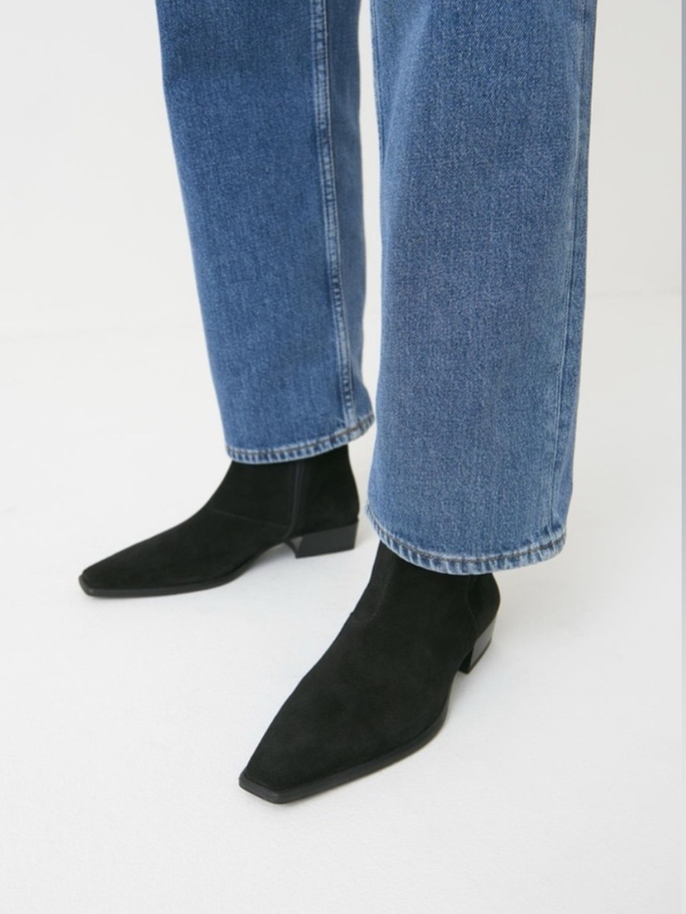 Vagabond Nella Ankle Boot in Black Suede, Size 6